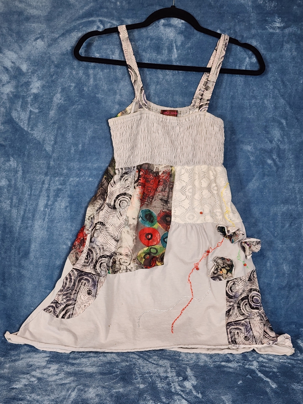 Style Camisa White Patchwork Sundress with Multicolor Accents